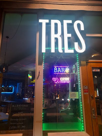 Tres